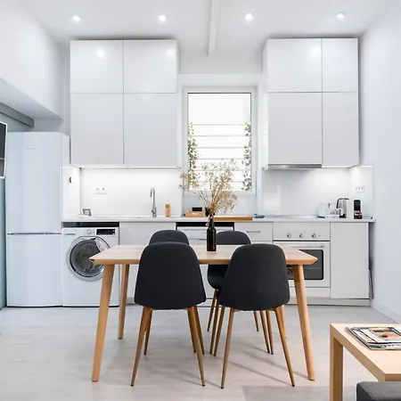 Cozy One-Bedroom La Latina Madrid Buitenkant foto