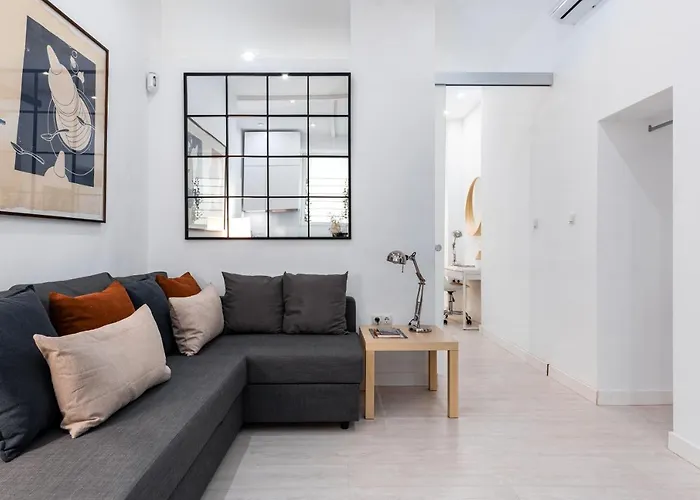 Cozy One-Bedroom La Latina